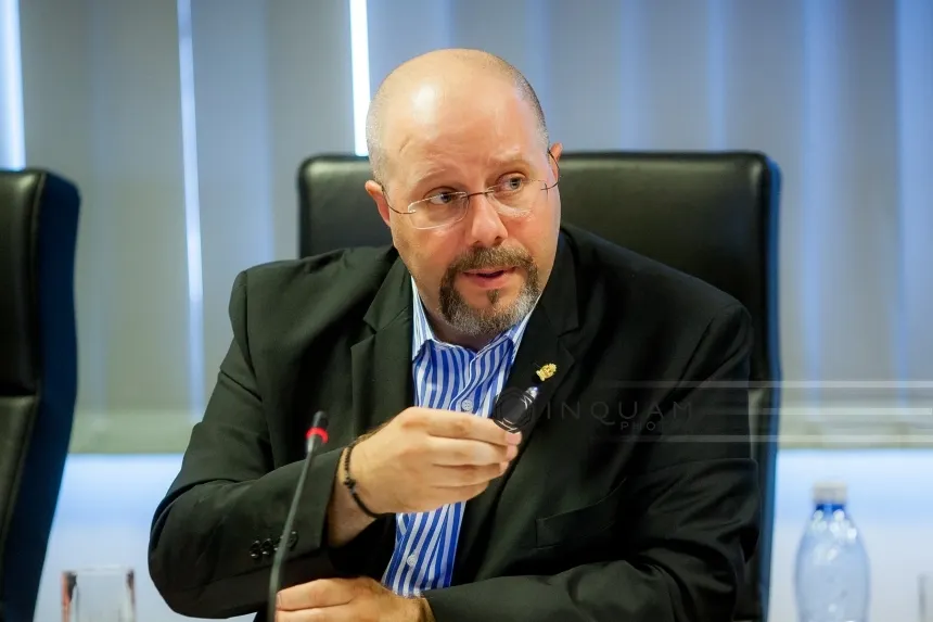Aurelian Bădulescu îi cere explicaţii preşedintelui Camerei Deputaţilor
