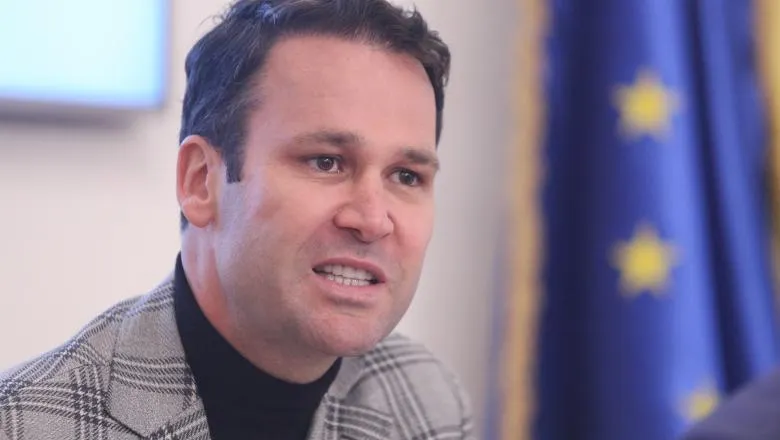Robert Negoiţă îl invită pe Nicuşor Dan în sectorul 3