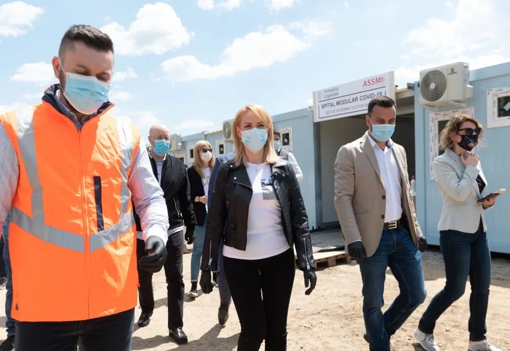 Gabriela Firea da liber la circulație la Fabrica de Glocoza 