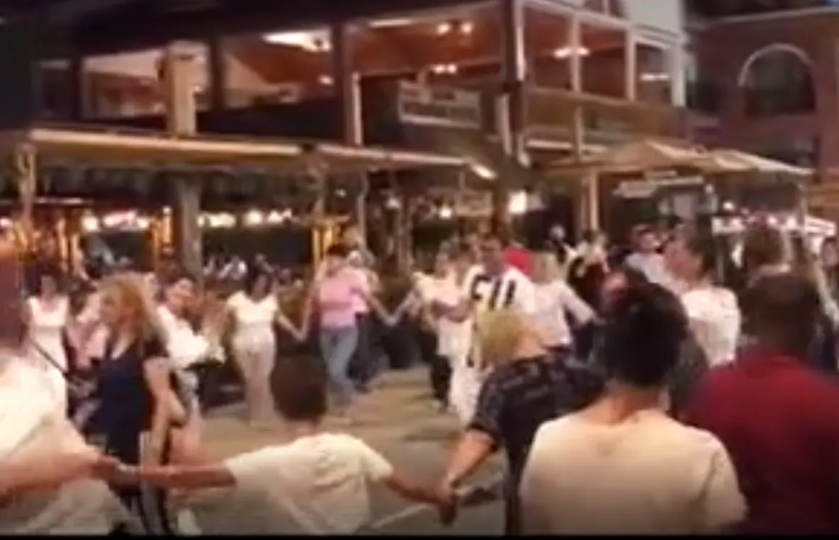 SA MORI RĂNIT DIN DRAGOSTE DE VIATA?