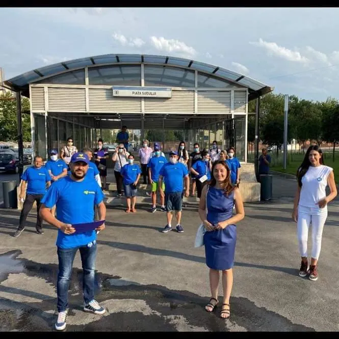 Membru al clanului Duduienilor face campanie PNL în sectorul 4