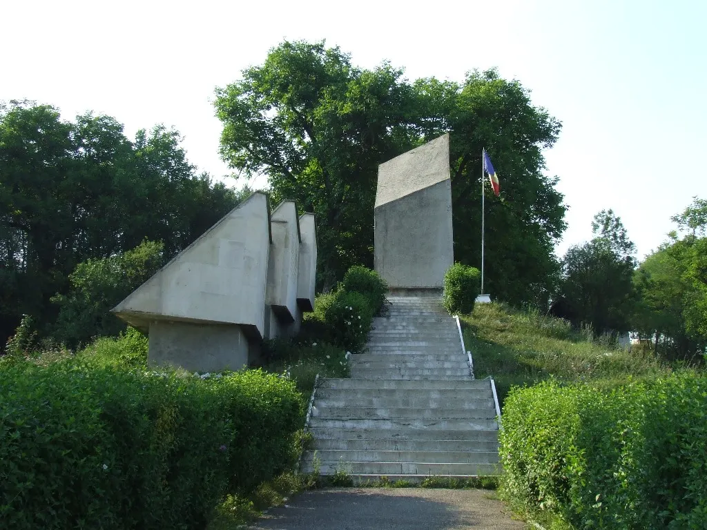 IP ȘI TRĂZNEA,DOAR NIȘTE UATuri?