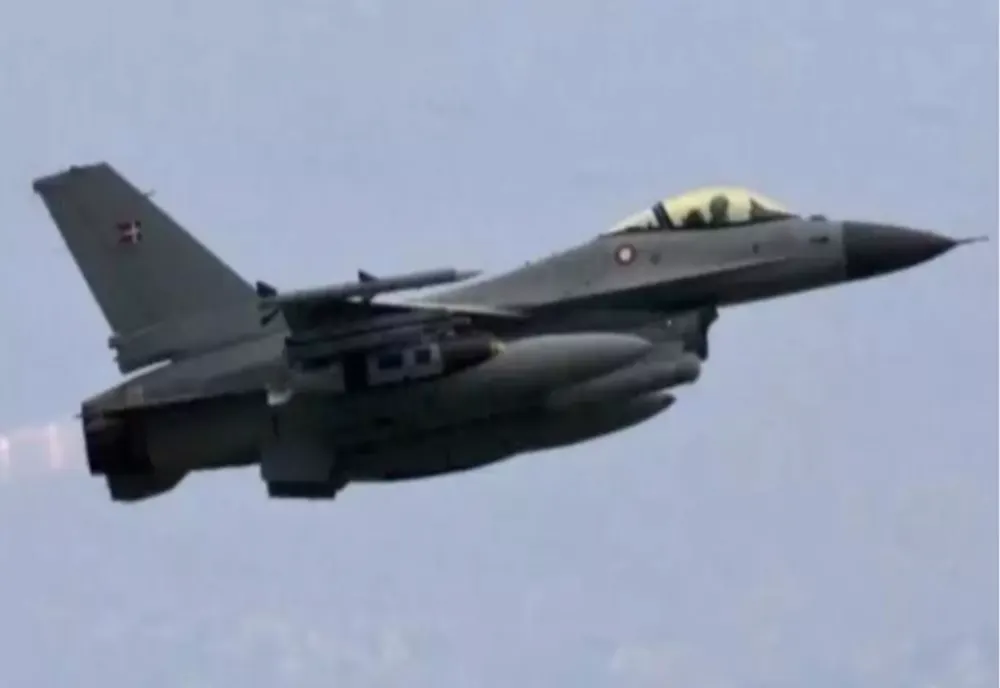 România SUSPENDĂ dreptul de survol şi de aterizare pe teritoriul său pentru aeronavele companiilor ruseşti
