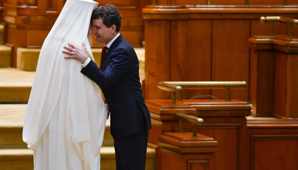 Nicușor Dan, de ziua Patriarhului Daniel: „Biserica Ortodoxă Română contribuie la sănătatea morală și la solidaritatea societății”