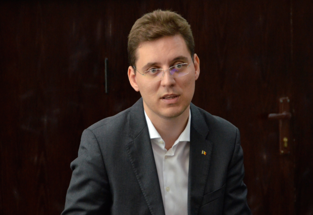 Victor Negrescu îl face mincinos pe Cristian Ghinea