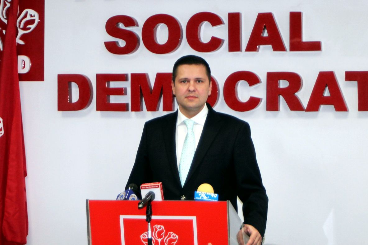 PSD Dâmbovița acuză puterea de epurări politice în școli