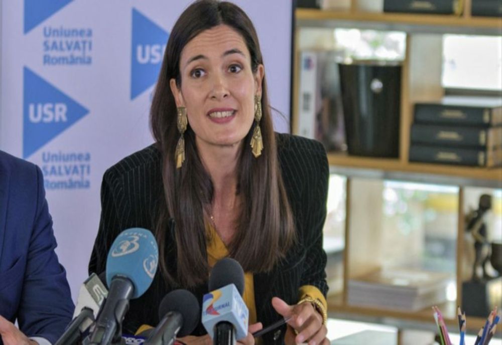 Clotilde Armand îi cere 50 de mii de euro Oanei Lovin pentru că i-a afectat imaginea