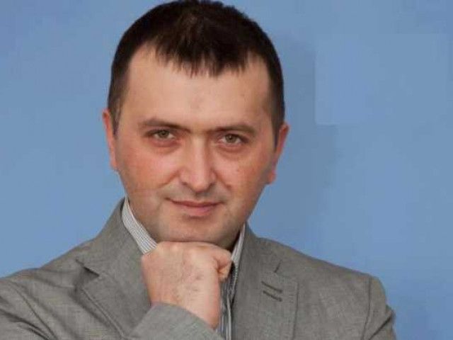 Un deputat PSD îndeamnă românii să se vaccineze cu Astrazeneca