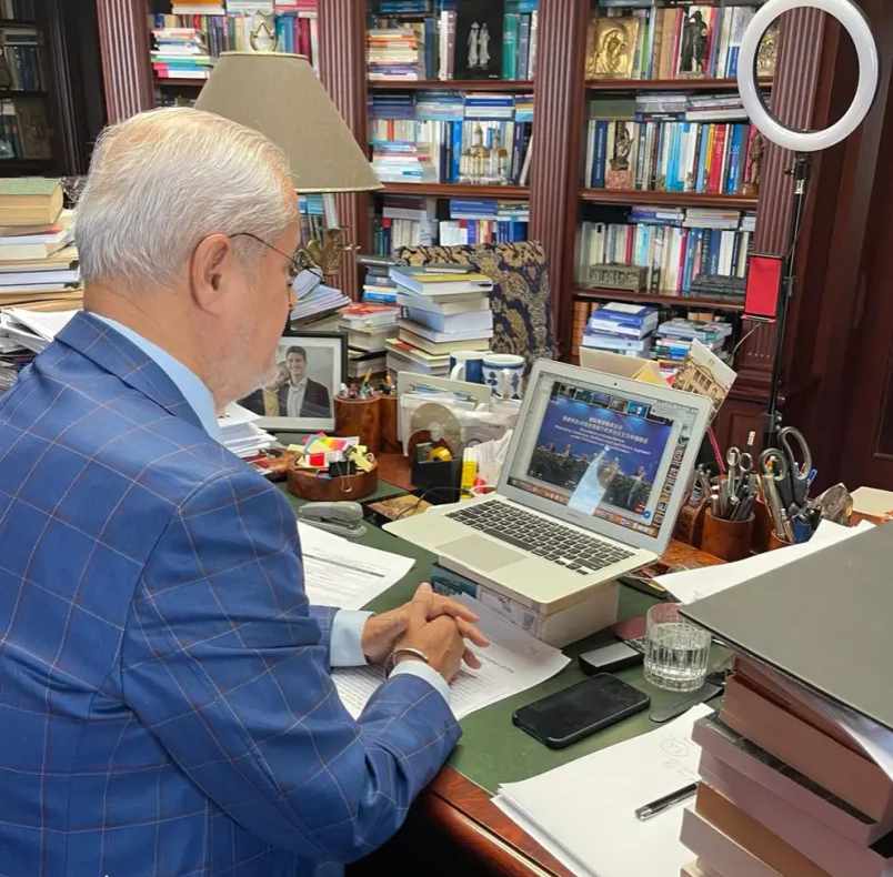 Adrian Năstase a deschis reuniunea celui mai important institut chinez de studii internaționale