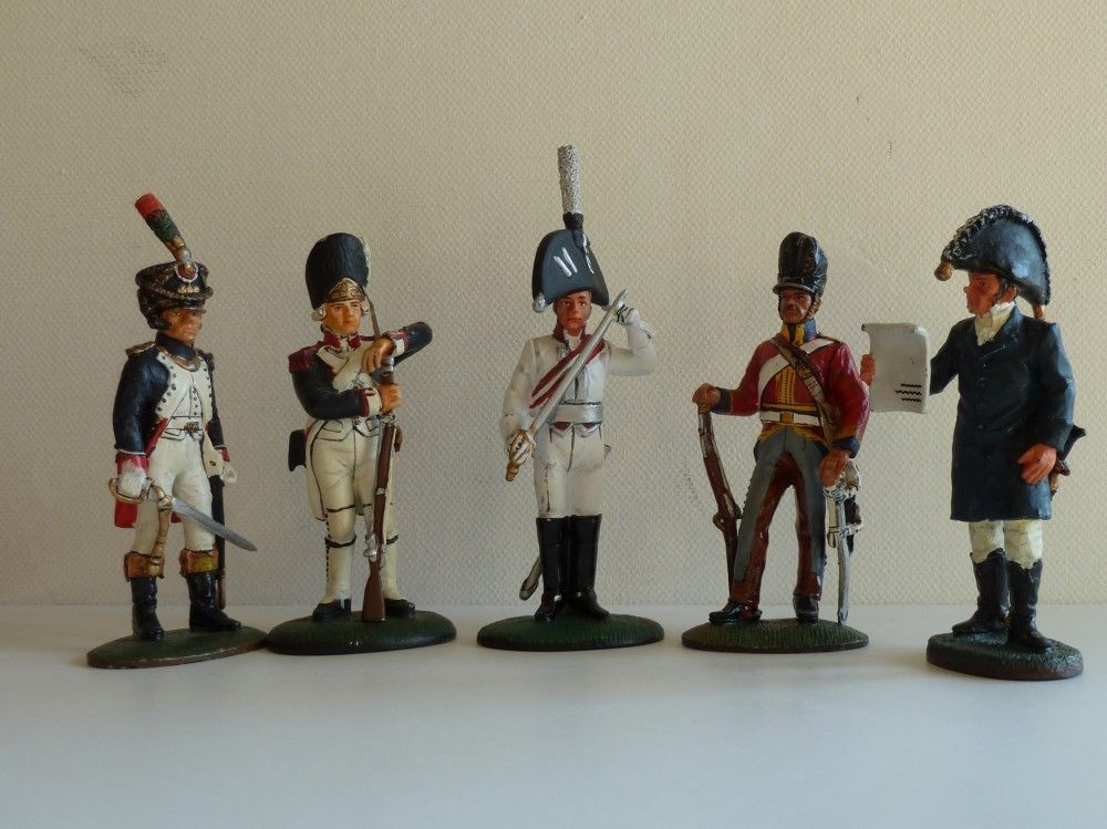 JOACA CU SOLDĂȚEII DE PLUMB?