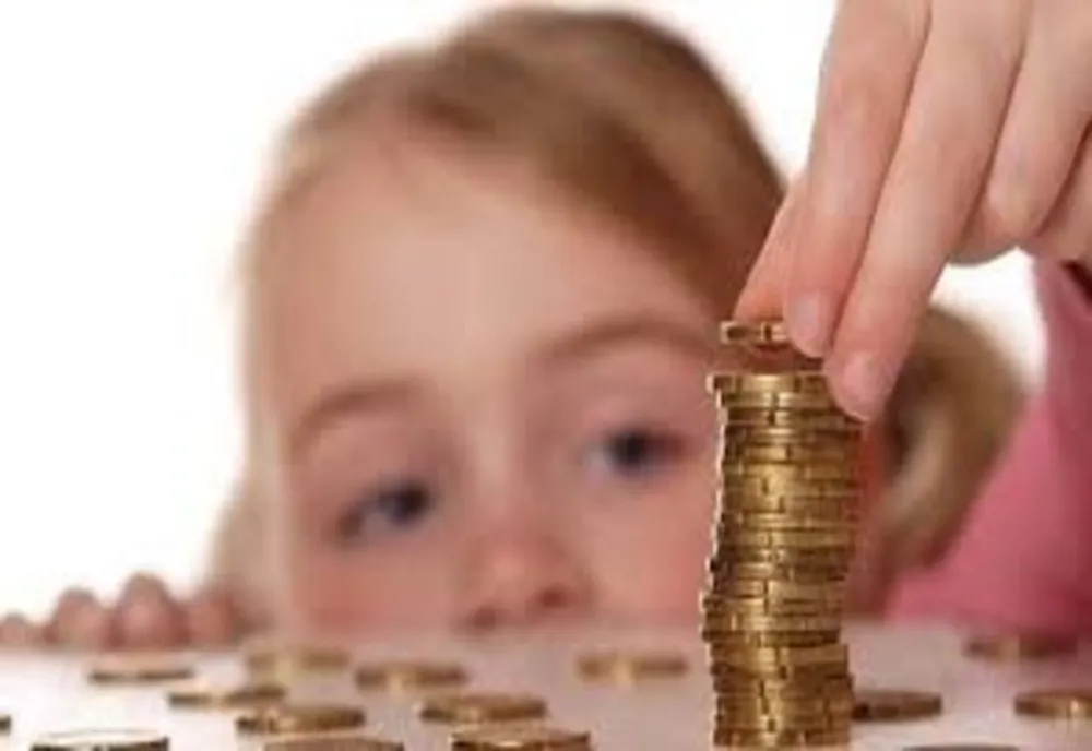 De la 1 ianuarie, alocațiile copiilor cresc cu 20%. Se promite și mărirea salariului minim pe economie