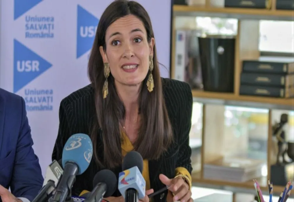 Clotilde Armand îi cere 50 de mii de euro Oanei Lovin pentru că i-a afectat imaginea