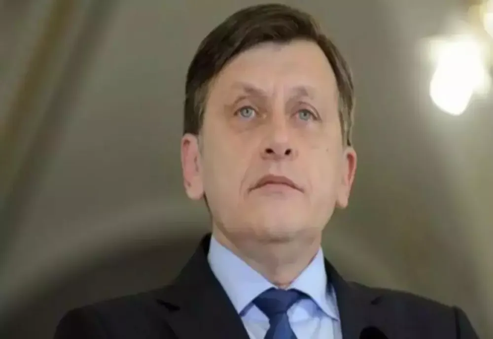 CRIN ANTONESCU ÎŞI VA DEPUNE CANDIDATURA PENTRU ALEGERILE PREZIDENŢIALE DUMINICĂ