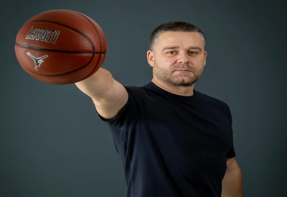 ”NU PLEC NICĂIERI, RĂMÂN AICI LA NOI ÎN ORAȘ, NU-MI SCHIMB BULETINUL. DOAR CĂ MĂ DUC LA UN ALT NIVEL” – CIPRIAN CIUCU ȘI-A ANUNȚAT CANDIDATURA LA PRIMĂRIA CAPITALEI