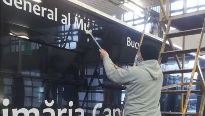 Autobuze, inscriptii