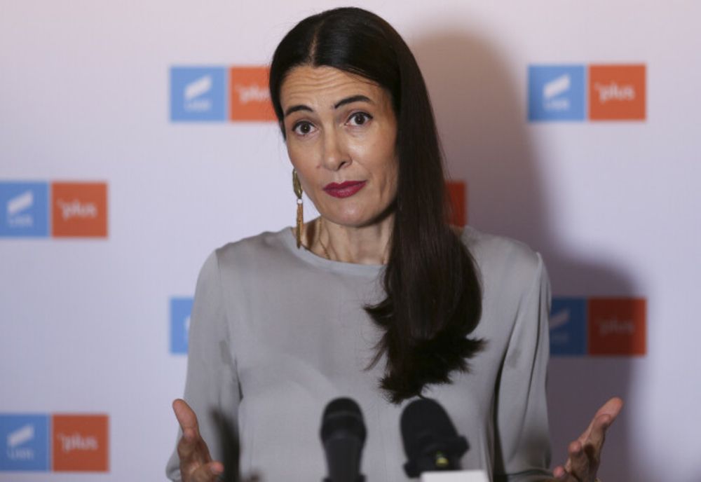 Clotilde Armand își donează singură bani. Acte de caritate ciudate la Primăria Sector 1