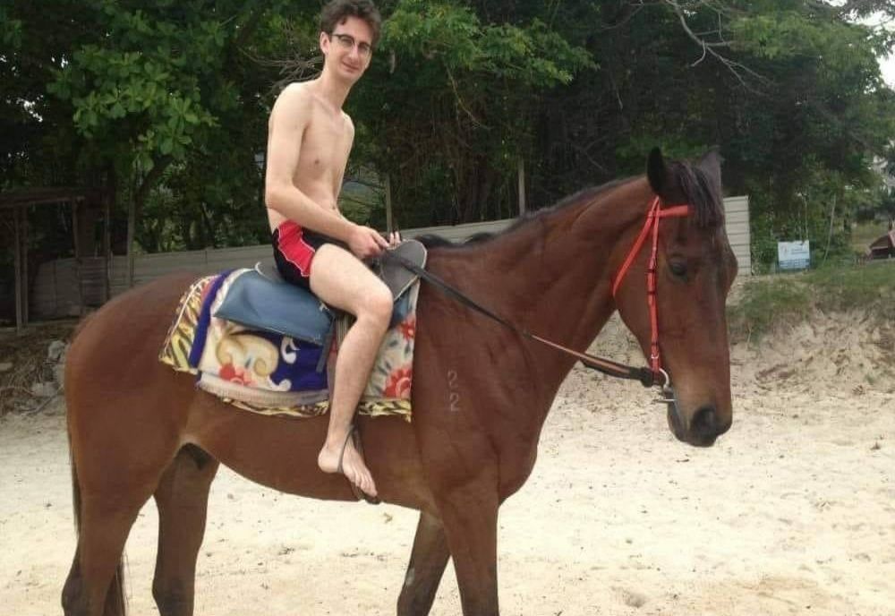 Prințul cavalerilor la bustul gol și fuga zeilor