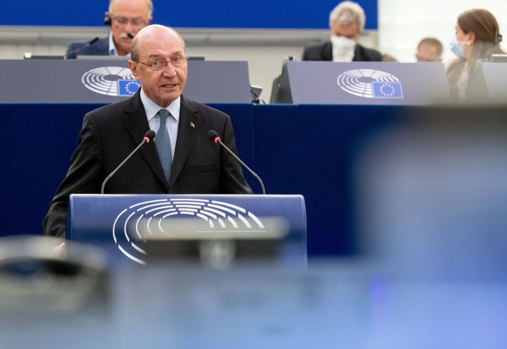 Mitrea nu crede că există cineva mai anti-rus decât Traian Băsescu 