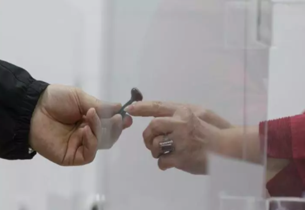 AEP: Până la ora 21:00 au votat duminică, la alegerile europarlamentare, 9.134.142 de alegători (50,69%)